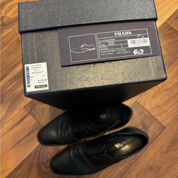 Prada CALZATURE UOMO shoes - size 8.  Black saffiano leather.  Used. - Picture 2 of 5